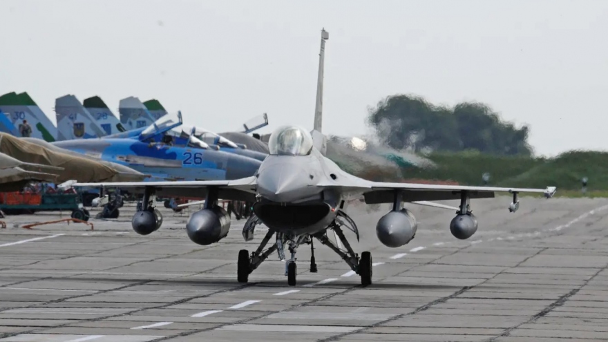 Không có AWACS, tiêm kích F-16 sẽ trở thành “bia tập bắn” cho Nga?